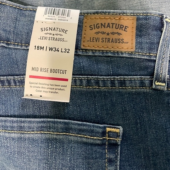 Brand new Signature Levi Strass mid rise boot cut size 18 nice stretch very cute - Picture 5 of 10